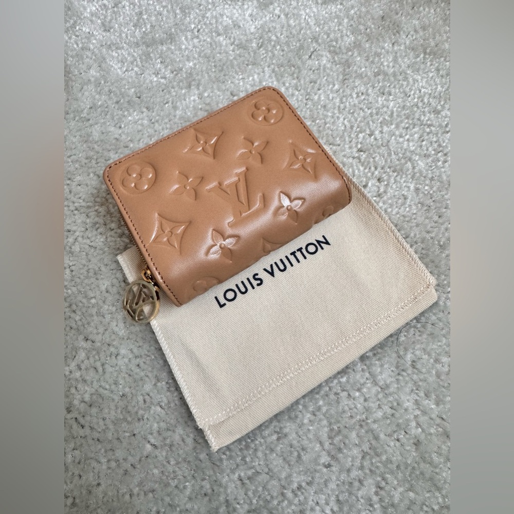 ❌❌❌SOLD❌❌❌Louis Vuitton Lou Wallet